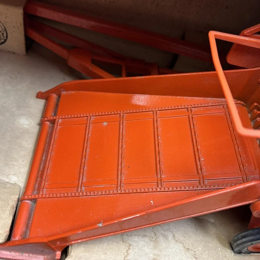 Ertl Allis-Chalmers Roto Baler 1/16 Diecast Orange 1244 1988 USA Special Edition